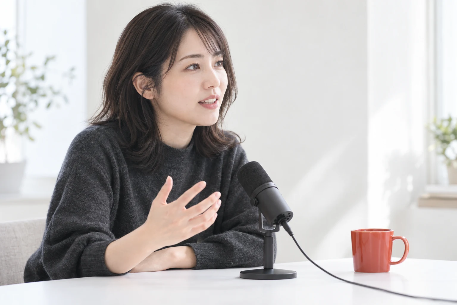 声や表情が伝わる対話をイメージしたコンセプト画像